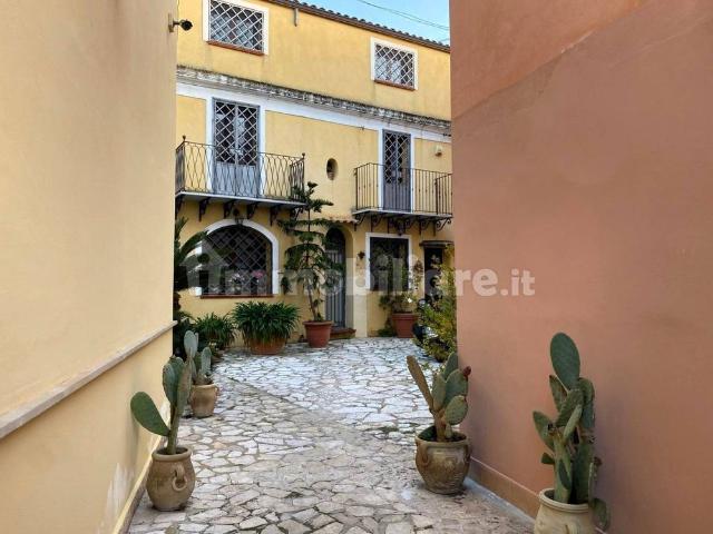Appartamento in villa via Pescia, Lanza di Scalea Olimpo, Palermo