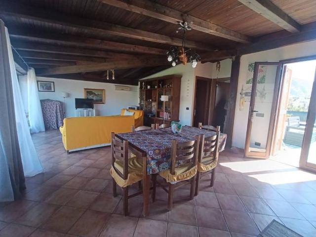 Appartamento in villa via Perseo, Mondello Valdesi, Palermo