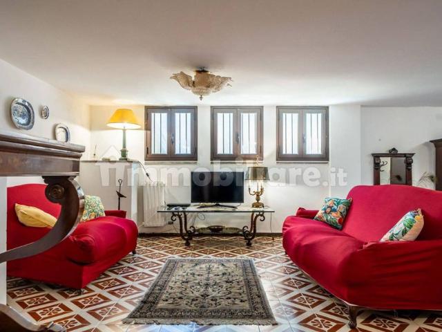 Appartamento in villa via Scipione l'Africano 11, Addaura, Palermo