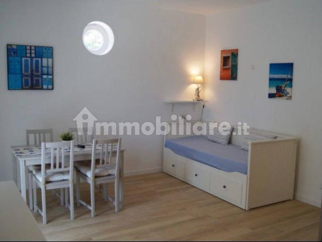 Appartamento in villa via Tresilene 11, Centro, San Felice Circeo