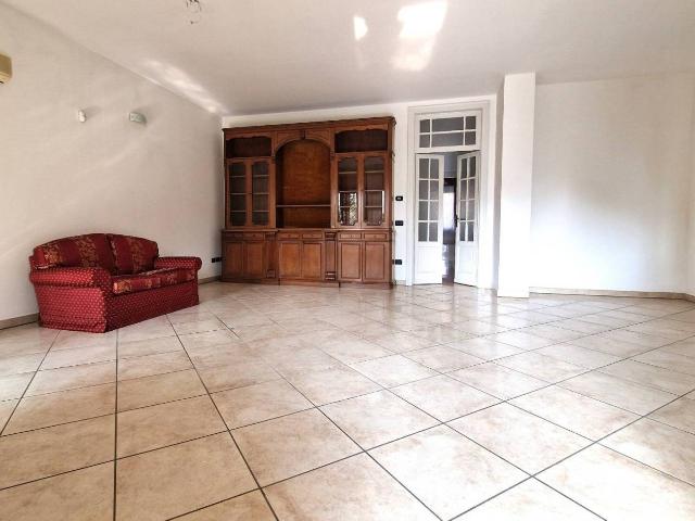 Appartamento in villa viale Assunta, Centro, Cernusco sul Naviglio