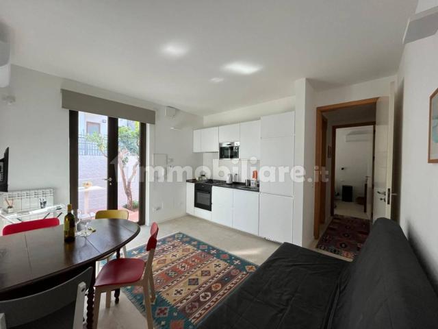Appartamento in villa viale Giunone 31, Mondello Valdesi, Palermo