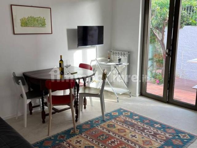Appartamento in villa viale Giunone 31, Mondello Valdesi, Palermo