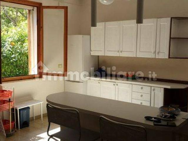 Appartamento in villa viale delle Regioni, Montepaone Lido, Montepaone