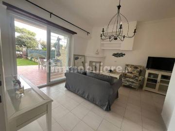 Appartamento in villa viale Viareggio, Fregene, Fiumicino