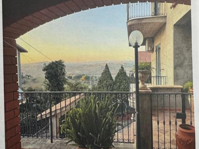 Appartamento indipendente al piano terra con ampio porticato e giardino privato