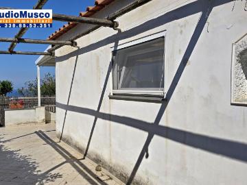 APPARTAMENTO INDIPENDENTE in AFFITTO a CAPRI di 1 vani
