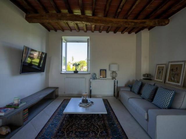 Appartamento Indipendente in Affitto a Pietrasanta