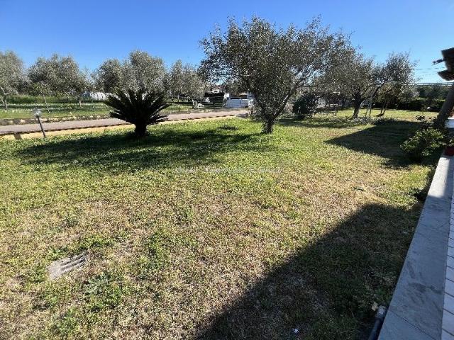 APPARTAMENTO INDIPENDENTE in AFFITTO a PIETRASANTA MARINA DI PIETRASANTA di 5 vani