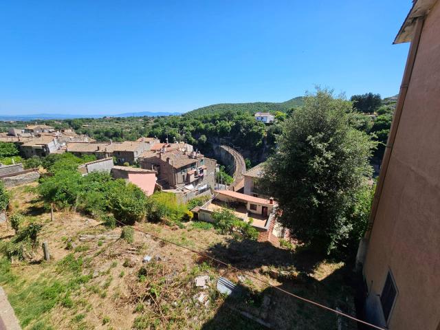Appartamento indipendente in vendita a Viterbo, Bagnaia