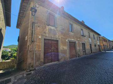 Appartamento indipendente in vendita a Viterbo, Bagnaia
