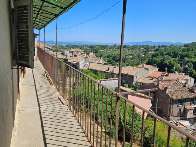 Appartamento indipendente in vendita a Viterbo, Bagnaia