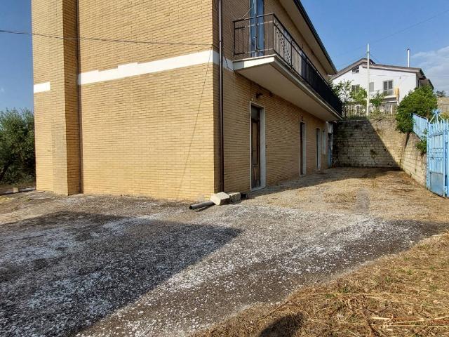 appartamento indipendente in vendita a Ariano Irpino, Contrada Valleluogo