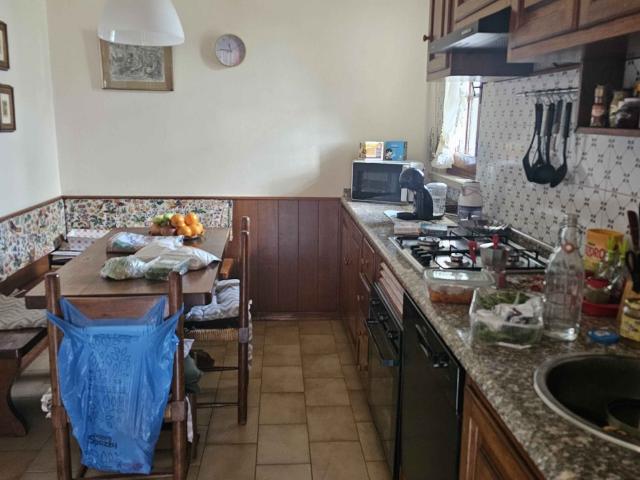 APPARTAMENTO INDIPENDENTE in VENDITA a CAMAIORE Lido Di Camaiore di 5 vani