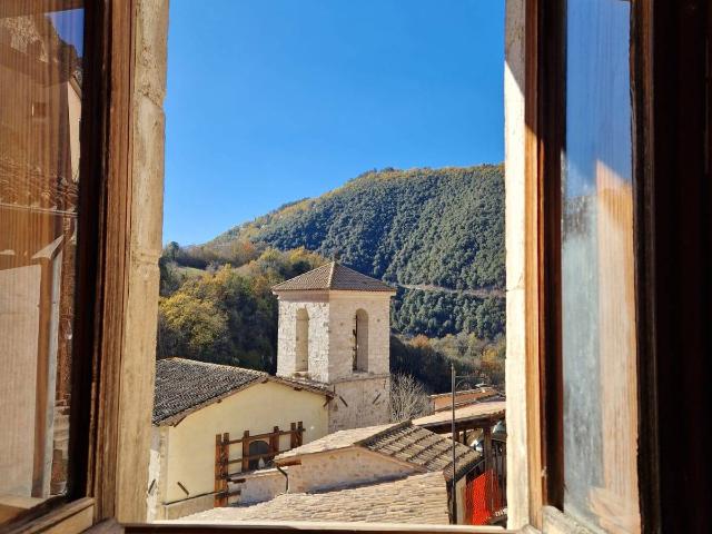 Appartamento indipendente in vendita a Cerreto di Spoleto, Triponzo
