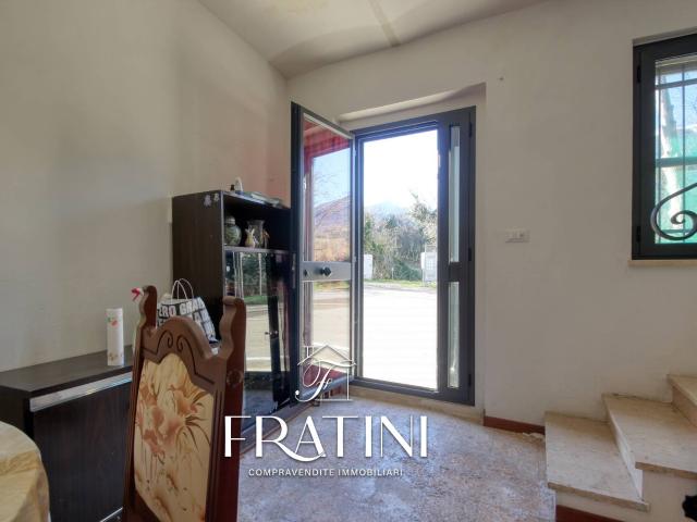 Appartamento Indipendente in vendita a Civitella del Tronto, Villa Passo