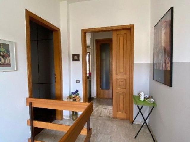 APPARTAMENTO INDIPENDENTE in VENDITA a EMPOLI di 5 vani