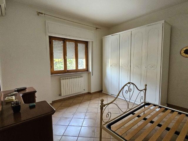 APPARTAMENTO INDIPENDENTE in VENDITA a MASSAROSA Centro di 6 vani