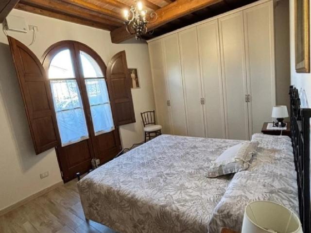 APPARTAMENTO INDIPENDENTE in VENDITA a MASSAROSA di 4 vani