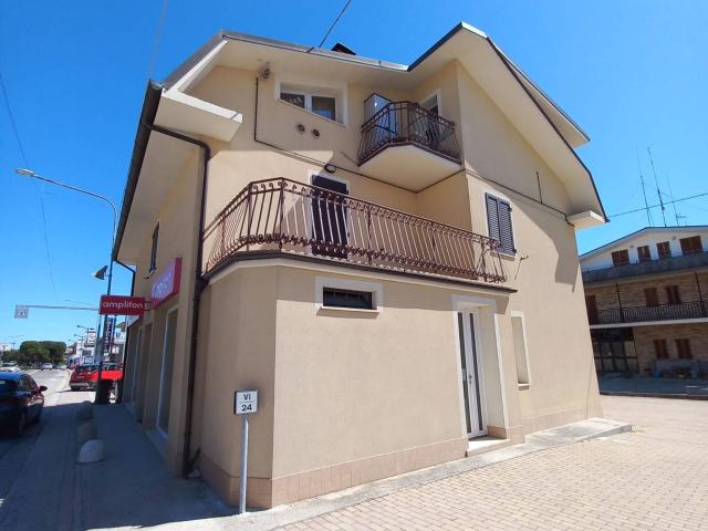 Appartamento Indipendente in vendita a Montegiorgio, Piane di Montegiorgio