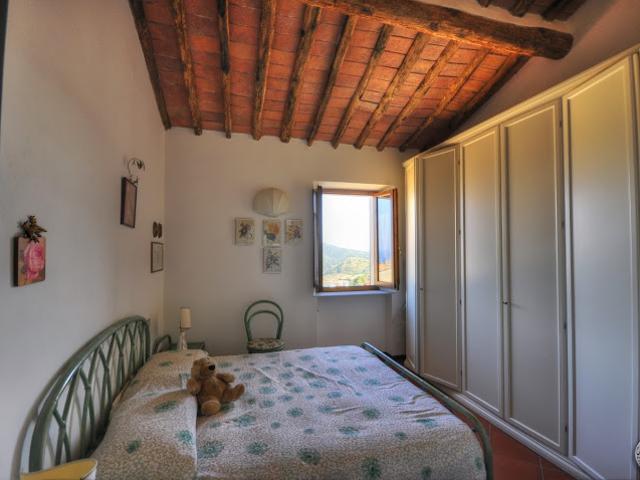 APPARTAMENTO INDIPENDENTE in VENDITA a RIO RIO NELL'ELBA di 3 vani