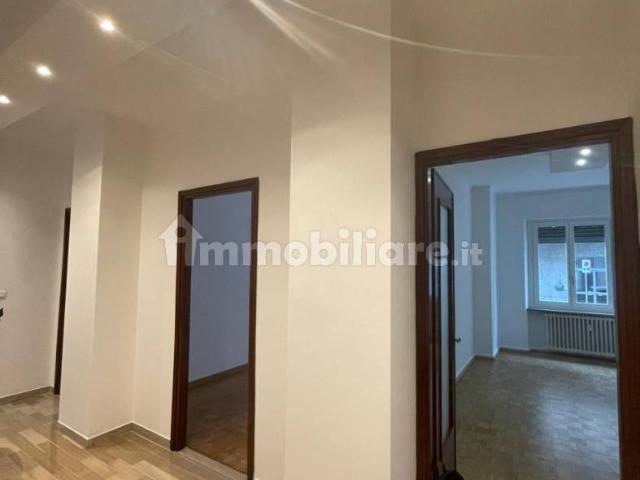 Appartamento ottimo stato, piano rialzato, Centro, Chivasso