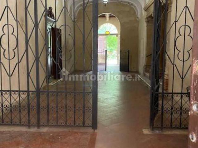 Appartamento ottimo stato, piano terra, Centro Storico, Ferrara