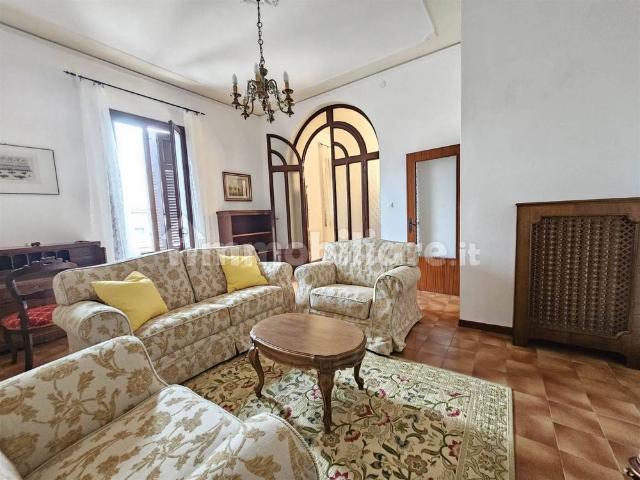 Appartamento ottimo stato, primo piano, Piazza Mazzini Ospedale Militare, Padova