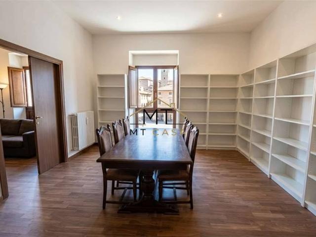 Appartamento ottimo stato, quarto piano, Centro Storico, Pesaro