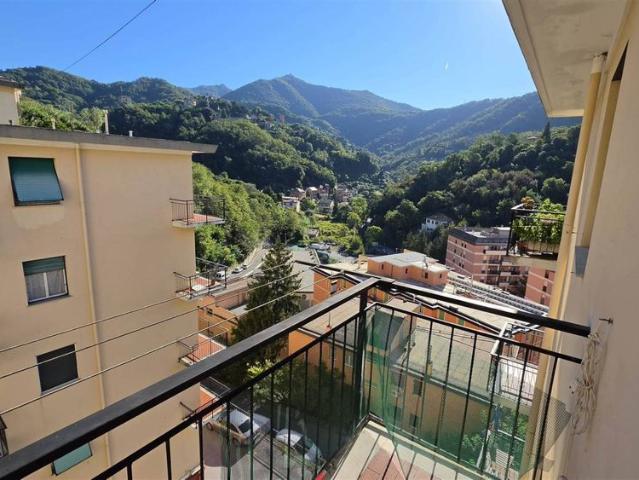 Appartamento ottimo stato, quinto piano, Bolzaneto, Genova