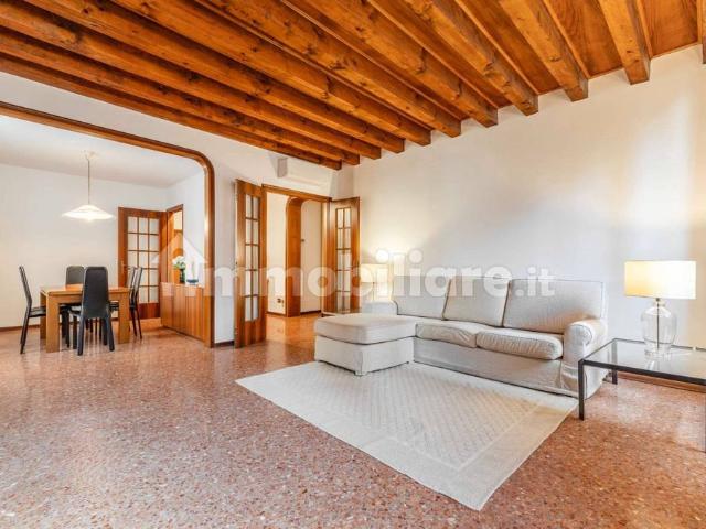 Appartamento ottimo stato, su più livelli, San Polo, Venezia