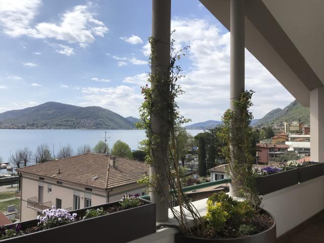 Appartamento Loft Spazioso a Predore con Terrazzini e Vista. 145m² Predore