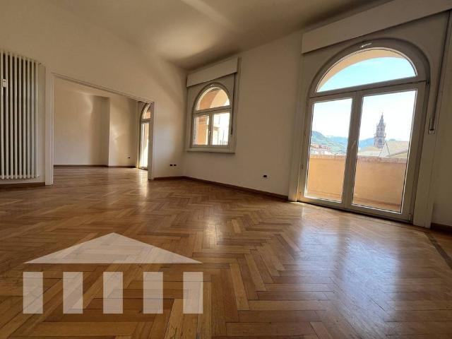 Appartamento largo Adolph Kolping, 2, 39100 Bolzano Italia, Centro, Bolzano