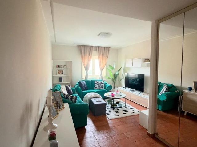 Appartamento luminoso in condominio