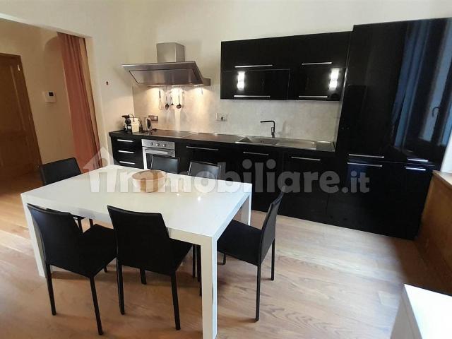 Appartamento Lungarno Torrigiani 11, San Niccolò, Firenze