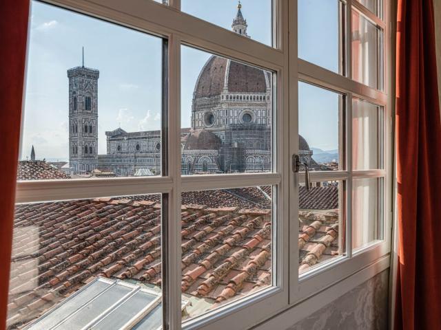 appartamento lusso due camere da letto vista Duomo Firenze