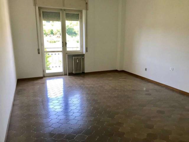 Appartamento non arredato a Pescara rif. PE A 1317 Italia Affitti