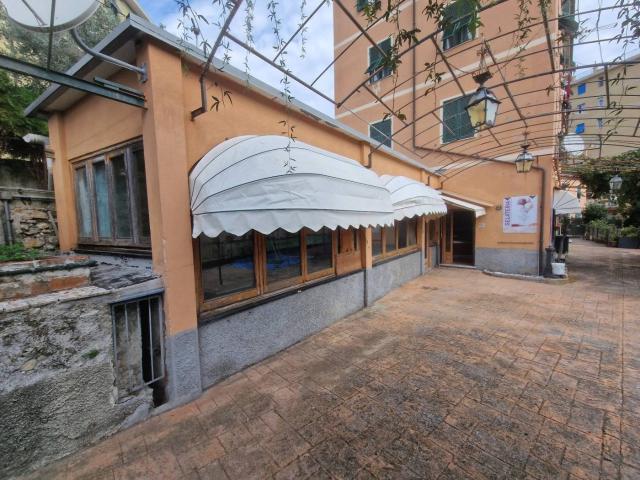 Appartamento salita Costa dei Ratti, Quezzi, Genova 158m² Gênes