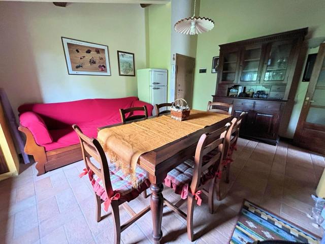 Appartamento sito in complesso con piscina condominiale in v. 56m² Montaione