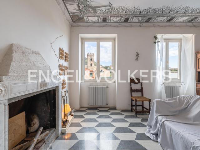 Appartamento storico di grande charme nel borgo 270m² Toirano