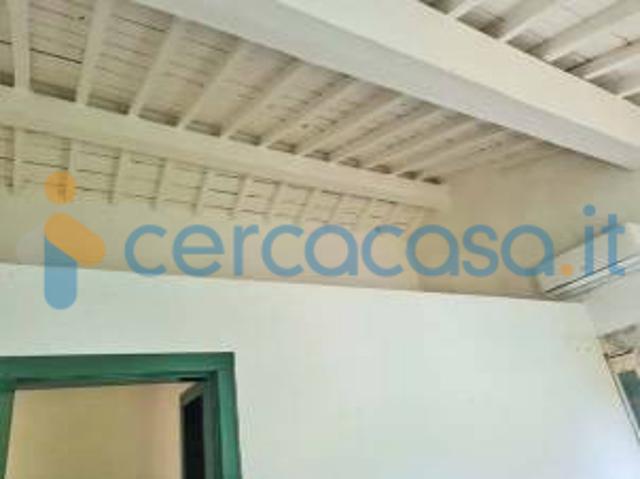 Appartamento su 3 livelli, locazione 4+4, vista mare, giardino, terreno, posto auto