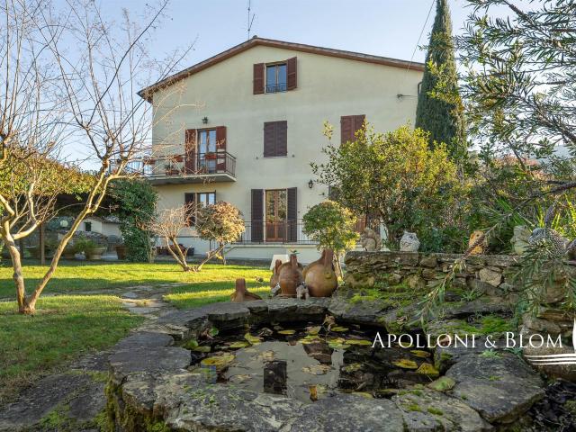 Appartamento piano terra, vista lago, giardino e garage Pa. 150m² Panicale