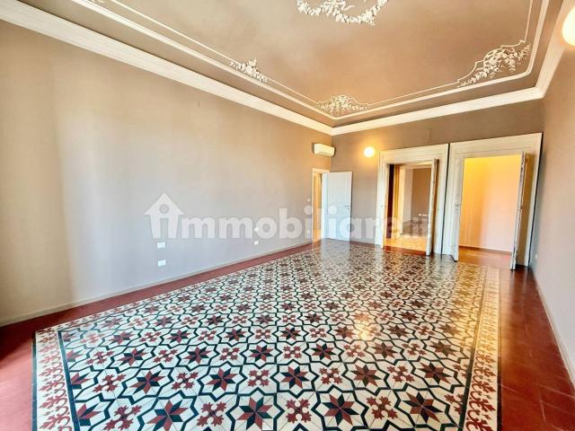 Appartamento piazza Duca di Genova 18, Centro Storico, Catania