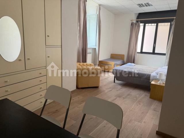 Appartamento piazza Giuseppe Garibaldi 2, Centro, Carrara