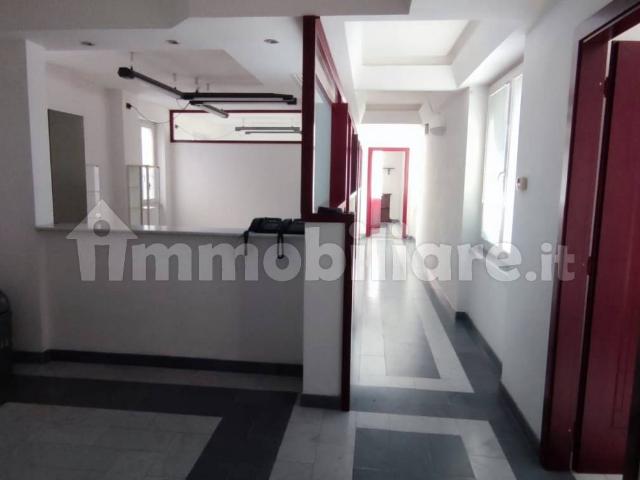 Appartamento piazza Giuseppe Garibaldi, Centro, Massa