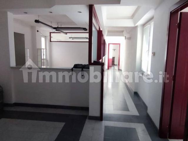 Appartamento piazza Giuseppe Garibaldi, Centro, Massa