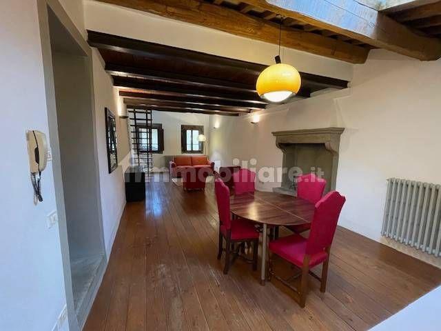 Appartamento piazza Torre di Berta, Centro, Sansepolcro