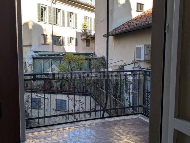 Appartamento piazzetta Maurilio Bossi 4, Scala Manzoni, Milano