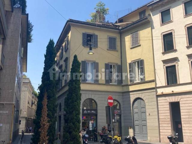 Appartamento piazzetta Maurilio Bossi 4, Scala Manzoni, Milano