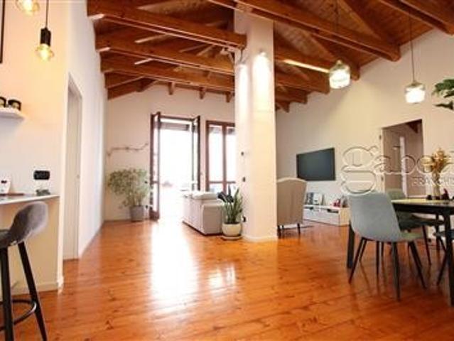 Appartamento Quadrilocale a Rho